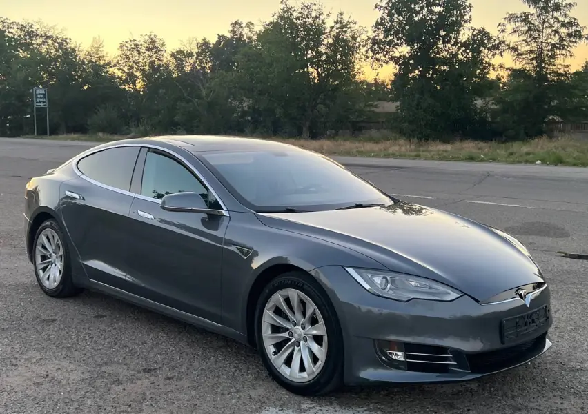 TESLA S, 2014