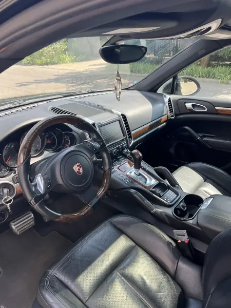 Porsche Cayenne, 2010