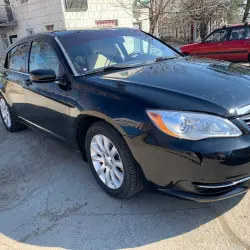 Chrysler 200, 2012