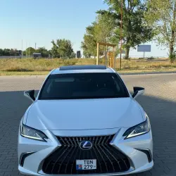 Lexus ES, 2022