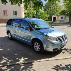 Chrysler Town & Country, 2010