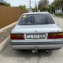 Nissan Primera, 1992