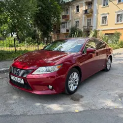 Lexus ES, 2013