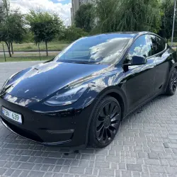 TESLA Y, 2023