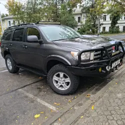 Toyota Sequoia, 2012