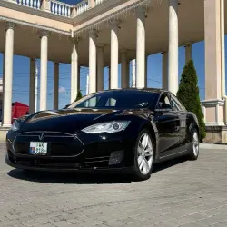 TESLA S, 2015