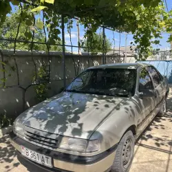Opel Vectra, 1992