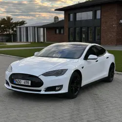 TESLA S, 2013