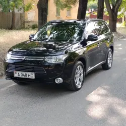 Mitsubishi Outlander, 2013