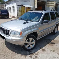 Jeep Cherokee, 2004