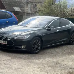 TESLA S, 2015