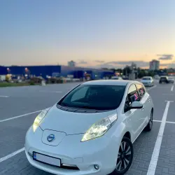 Nissan Leaf, 2012